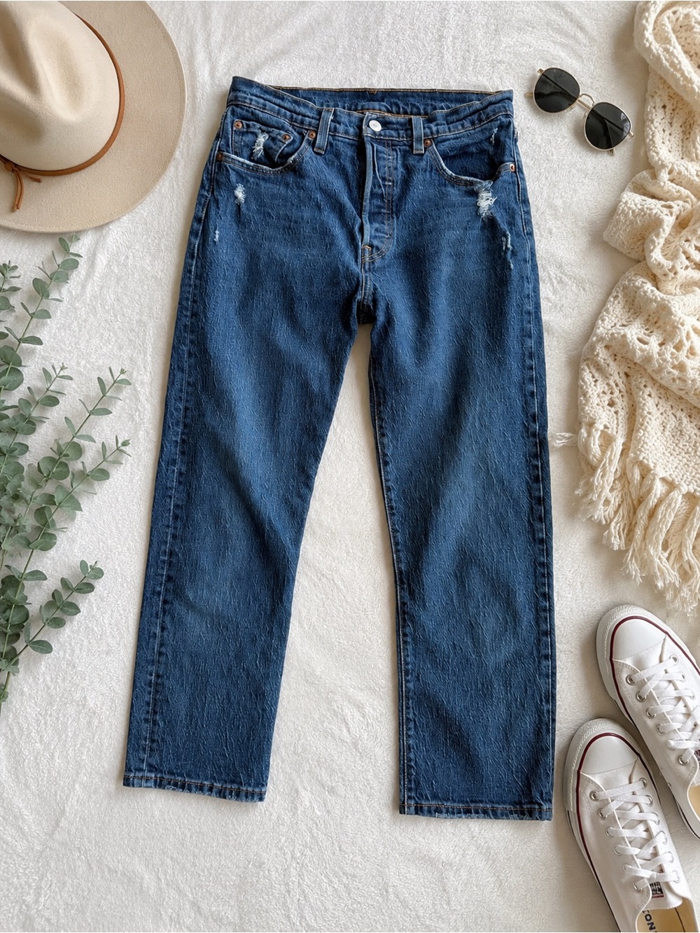 Levi’s 501 Original Jeans W28 L26 Medium Wash Distressed Straight Leg